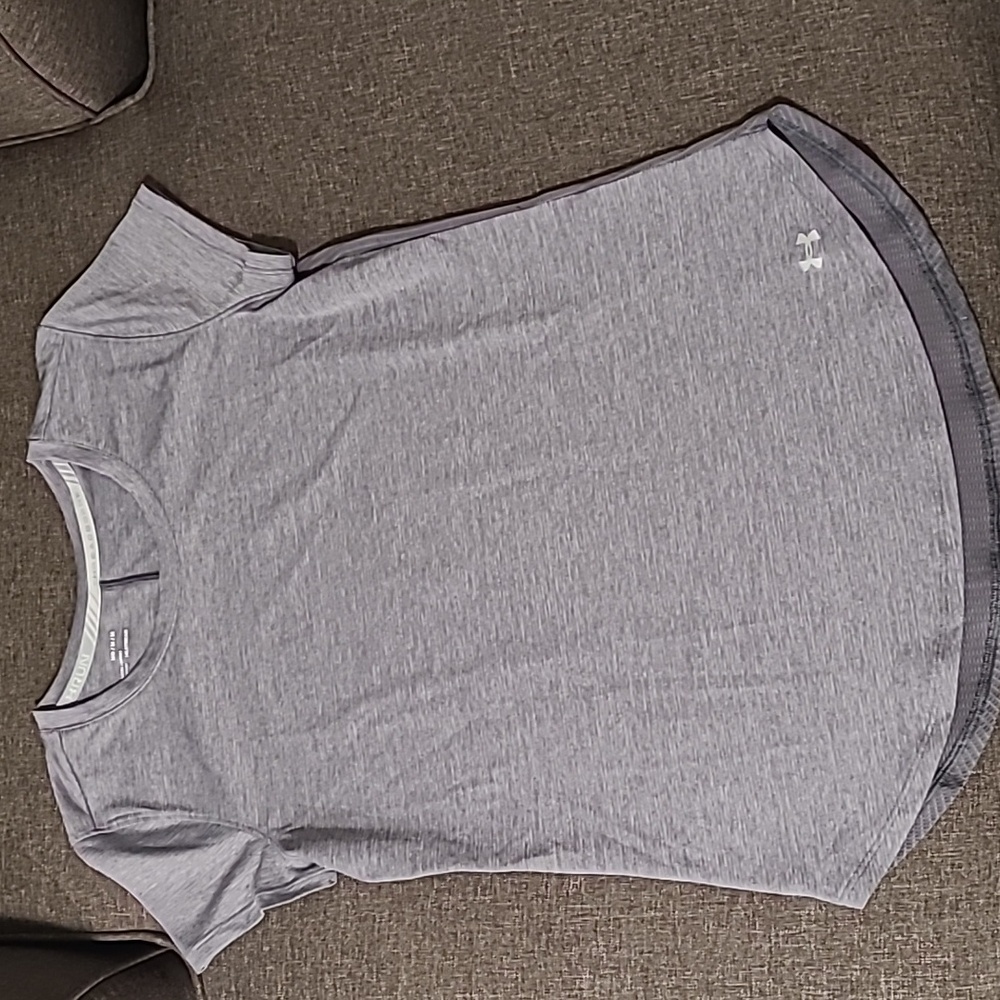 Under Armour tshirt